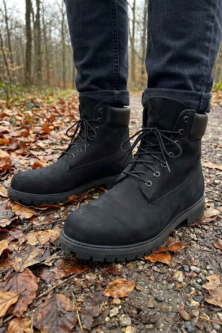 Unisex lace-up ankle boots with padded collar and lugged outsole – 5