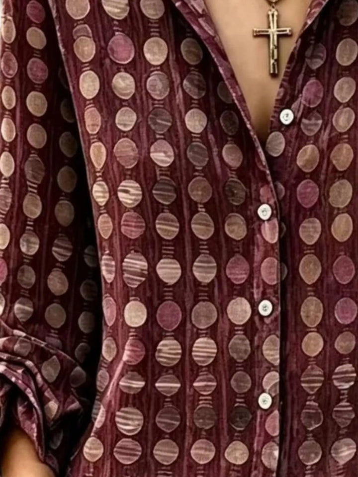 Circle pattern rolled sleeves plus size in burgundy, close-up detail