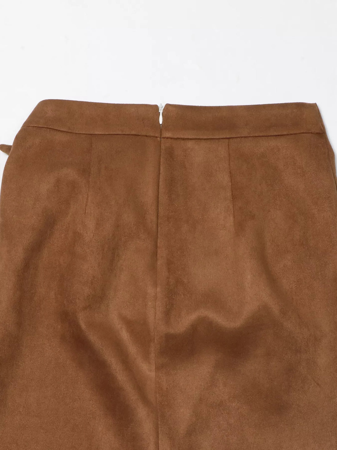 Back waistband of the camel brown midi skirt with a hidden zipper