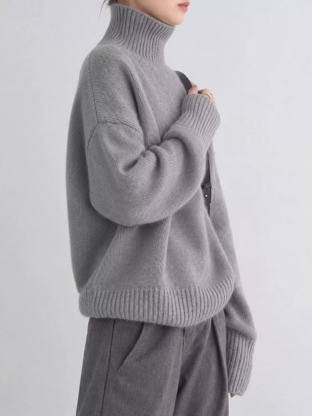 Oversized thermal dropped shoulder in gray, styled on model 2