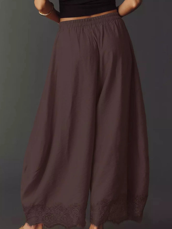 Back view of the chocolate wide leg pants with gathered waist